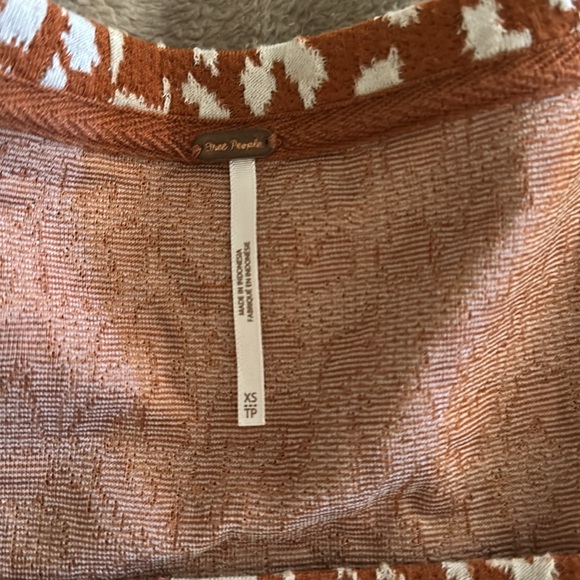 Free people | burnt orange and white cheetah print puff sleeve top - Picture 2 of 3